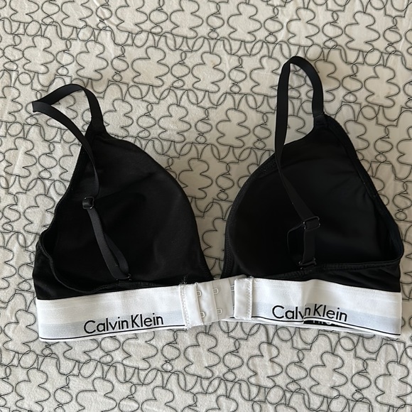 EUC lot of 2 bras - Picture 3 of 6